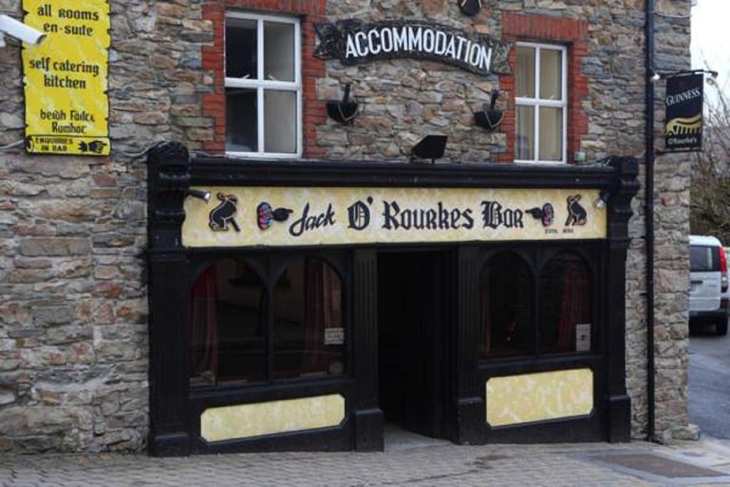 Jack O'Rourke'S Bar & Accommodation Abbeyfeale Rum bild